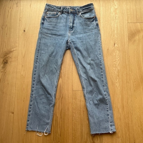 PRIMARK CROP STRAIGHT LEG  BLUE JEANS - 2 - Picture 3 of 12